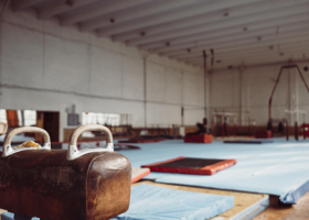 Фото: Freepik школа спортзал